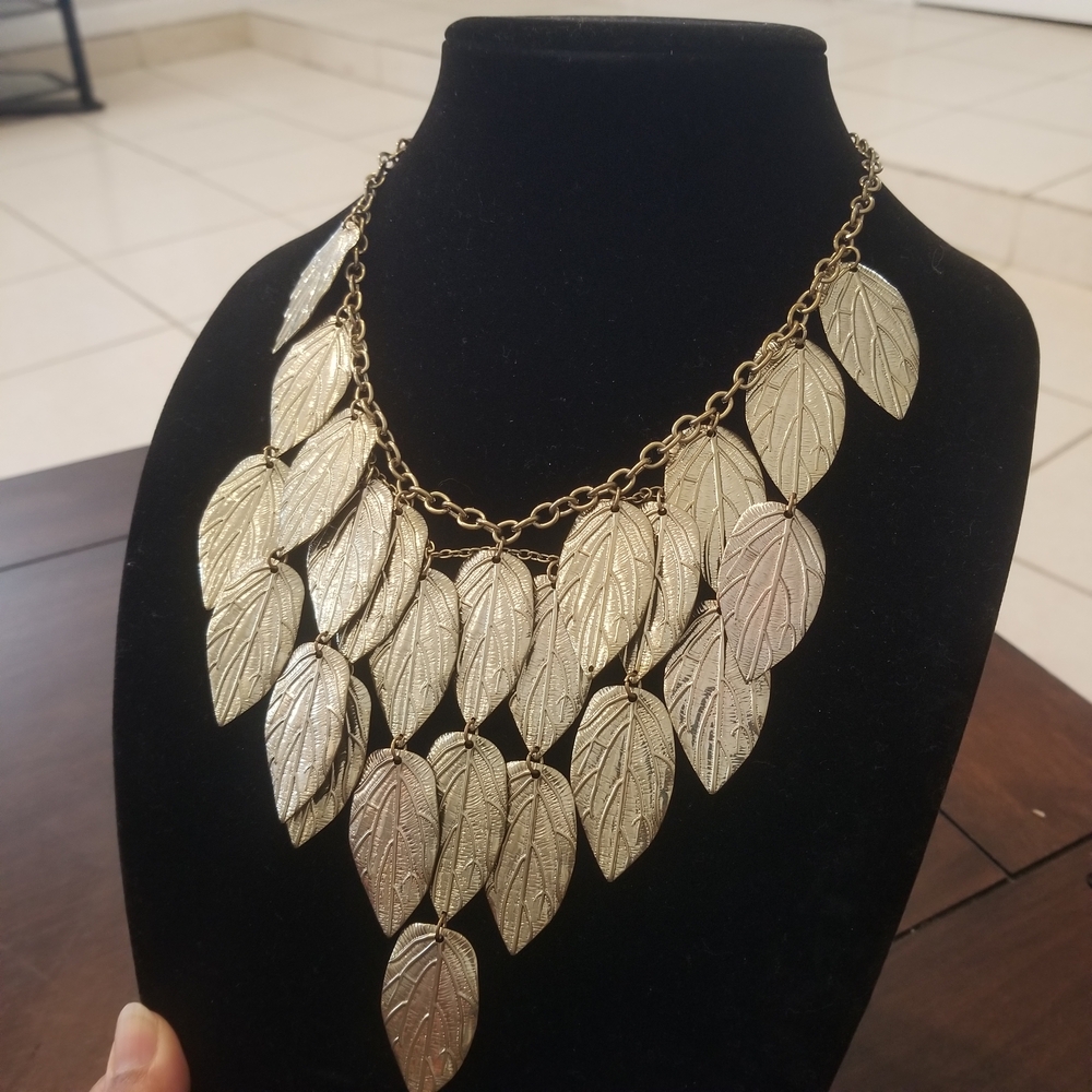 Vintage Gold Leaf Layered Necklace Metal - Picture 4 of 4